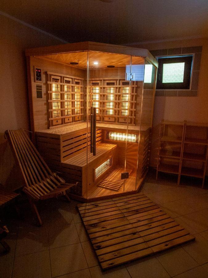 Holiday House Zarja - With Sauna And Hot Tub Bizeljsko Esterno foto