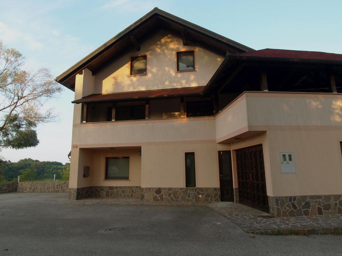 Holiday House Zarja - With Sauna And Hot Tub Bizeljsko Esterno foto