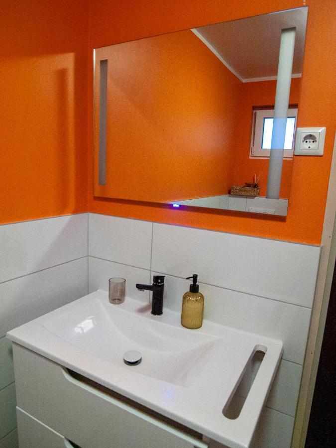 Holiday House Zarja - With Sauna And Hot Tub Bizeljsko Esterno foto